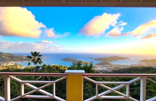 Estate Elizabeth House | 3 Bedroom Ensuite with Endless Views Overlooking the Harbor at Reel Paradise View