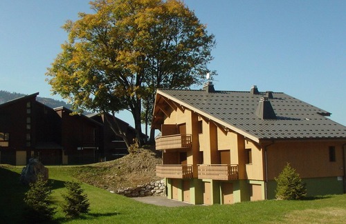 Les Carroz-d'Araches Apartment | 3-bedroom apartment, 2 bathrooms, parking, near slopes, equipped with high standards