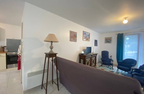 Les Conches House | 3-bedroom house near the beach with private garden and parking