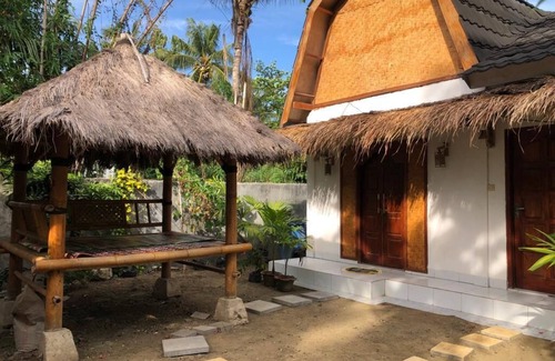 Rembitan House | 3 Bedroom Hold Property , Very closed to the beach and central.