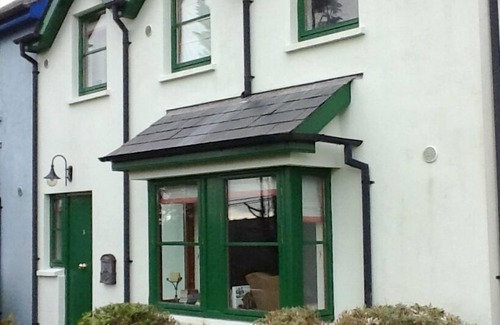 Rushanes House | 3 bedroom holiday home 5 minutes' walk from Glandore