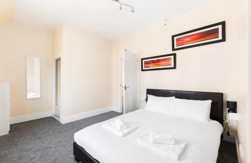 Frampton on Severn House | 3-Bedroom Home in Stratford
