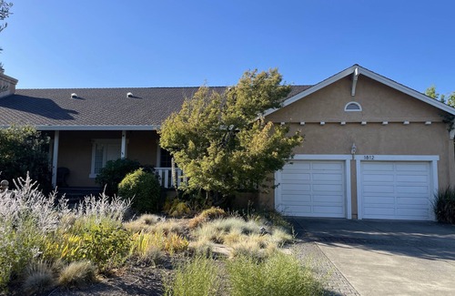 Calistoga House | 3-bedroom home in Calistoga with pool and hot tub