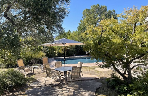 Calistoga House | 3-bedroom home in Calistoga with pool and hot tub