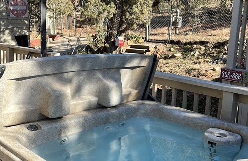 Payson Cabin | 3 bedroom home in quiet community with hiking and fishing