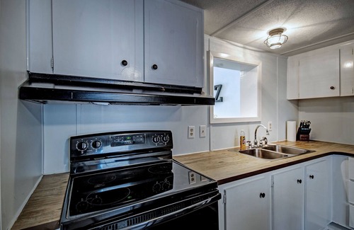 Ludlow House | 3 Bedroom Home on Reservoir | Fisherman Getaway