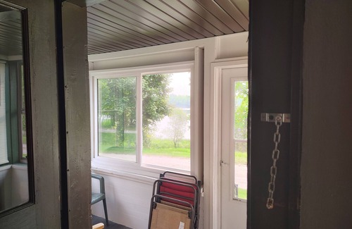 Gladstone House | 3-bedroom home on the river 10 min. from town also have identical1817617 ID #