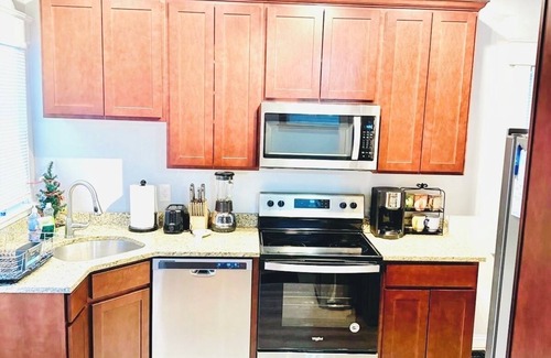 Latonia House | 3-bedroom house in charming Covington with AC, Heat,WiFi. with free parking