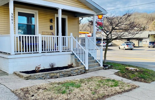 Latonia House | 3-bedroom house in charming Covington with AC, Heat,WiFi. with free parking