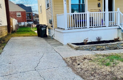 Latonia House | 3-bedroom house in charming Covington with AC, Heat,WiFi. with free parking