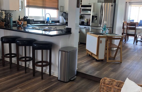 Makakilo City House | 3-bedroom house in charming Kapolei with WiFi, AC. Live the island life