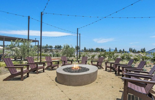 Carmel Mountain Ranch House | 3-bedroom house in fabulous San Diego with Deluxe Resort-living !