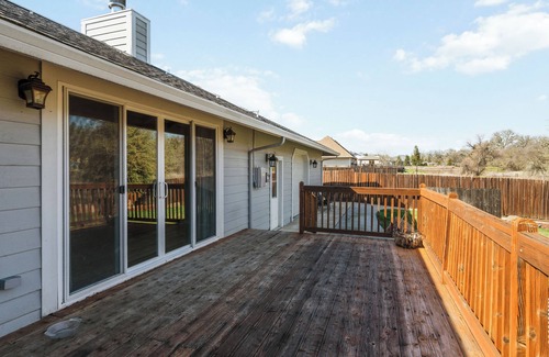 North Lakeport House | 3-bedroom house in fabulous Lakeport with WiFi, AC. Relax and unwind