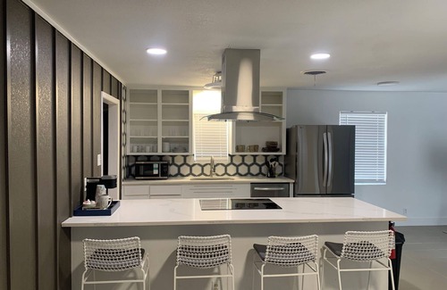 Hurst House | 3-bedroom house in Hurst with WiFi, AC
