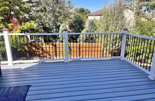 Aurora House | 3-bedroom house in lovely Aurora, near Centennial with WiFi and AC.