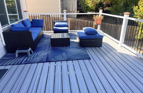 Aurora House | 3-bedroom house in lovely Aurora, near Centennial with WiFi and AC.