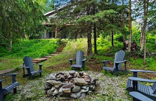 Sand Lake House | 3-bedroom house in marvelous Anchorage with a lake access