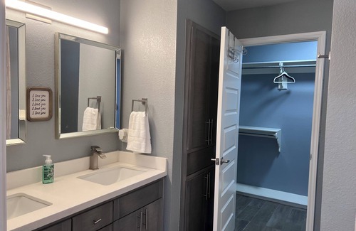 Bonanza House | 3-bedroom house in North Laredo with AC, WiFi kitchen equipped