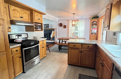 Canal Fulton House | 3-bedroom house in lovely Canal Fulton with AC, WiFi, and a game room.