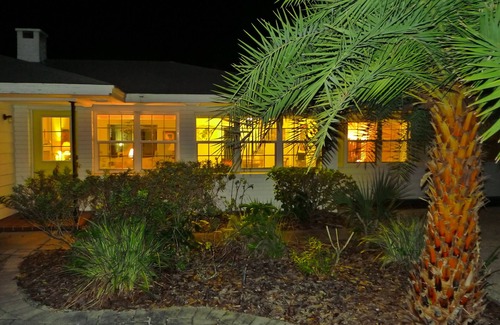 Bay Isle House | 3 Bedroom House North End of Siesta Key - Short Walk To Shell Beach