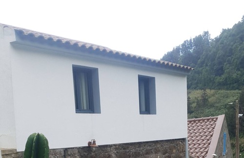 Faial Da Terra House | 3-bedroom house in charming Faial da Terra with WiFi