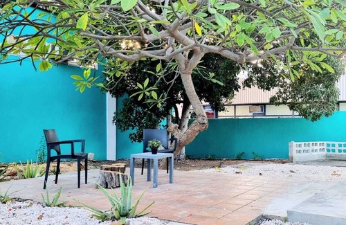 Marie Pampoen House | 3-Bedroom house- Very close to Mambo Beach or city of Willemstad - 3 min drive