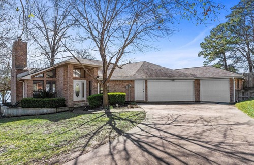 Cape Royale House | 3-bedroom lake house with scenic dock