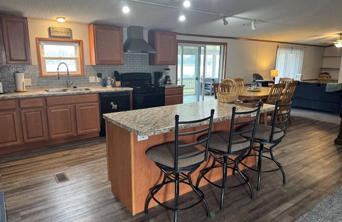 Northwest House | 3-bedroom lake house in peaceful Montpelier with AC, WiFi. Enjoy your stay