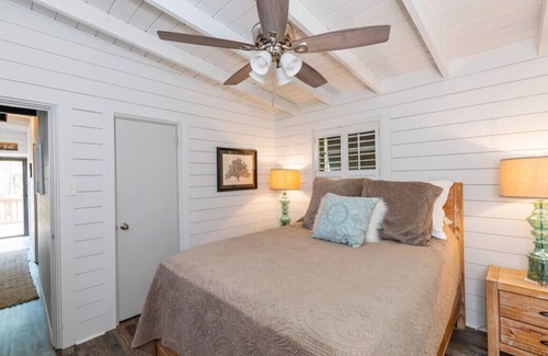 Little Kowaliga Cabin | 3-bedroom Lake Martin, AL cabin in cool Equality with WiFi, AC