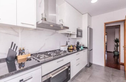 Beato Apartment | 3-Bedroom Lisbon Retreat with River Views –Perfectly Located Right by the Subway