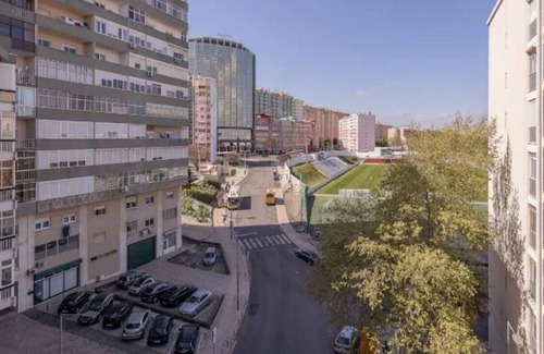 Beato Apartment | 3-Bedroom Lisbon Retreat with River Views –Perfectly Located Right by the Subway