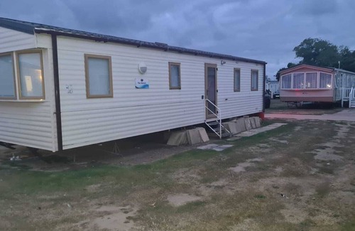 Hopton Cabin | 3 bedroom lodge at Broadland Sands Holiday Park in Hopton on Sea