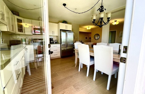 West Vancouver House | 3 Bedroom Luxury Ocean View Garden Level Suite in Prestigious Area