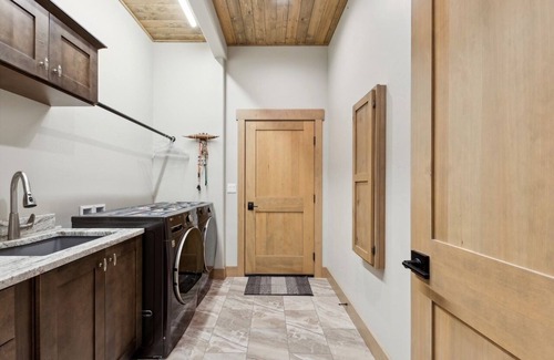 Eureka Cabin | 3-bedroom luxury lodge in Eureka, Montana located at the Wilderness Club Resort