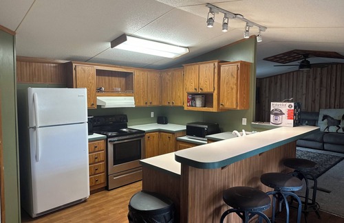 Fedhaven House | 3-bedroom mobile home in lovely Lake Wales with AC, WiFi
