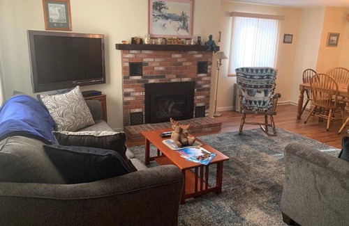 North Woodstock Condo | 3 Bedroom Mountain Retreat Minutes from Loon Mountain