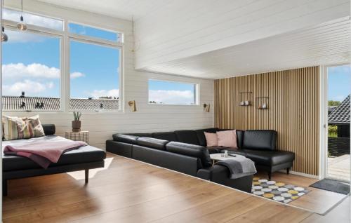 Ronde House | 3 Bedroom Nice Home In Rønde