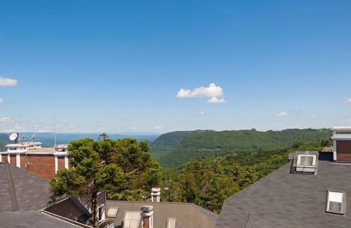 Gramado Apartment | 3 Bedroom Penthouse in Homelland Condominium, Downtown