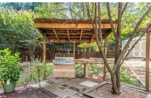 Huntersville House | 3 Bedroom Pet Friendly House in Lake Norman