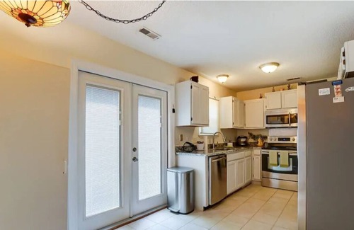 Huntersville House | 3 Bedroom Pet Friendly House in Lake Norman