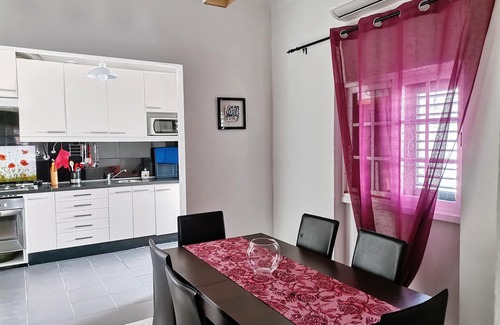 Charneca de Caparica e Sobreda Villa | 3 bedroom villa - Private pool, close to the beach, nature and Lisbon, Wi-Fi