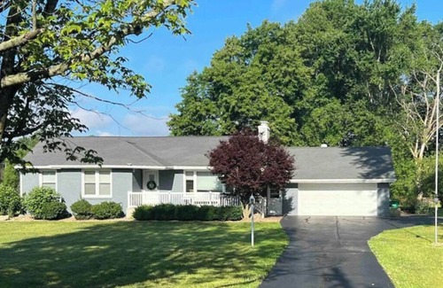 Warren House | 3 Bedroom Ranch Right Next to The Grand Resort