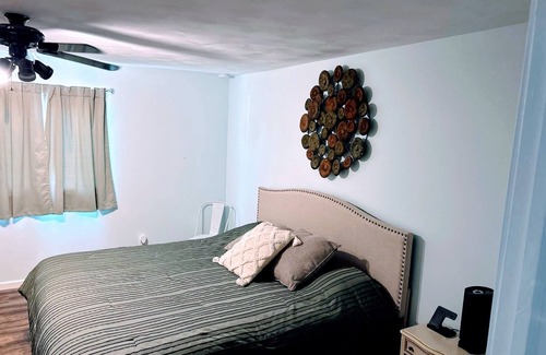 Rock Falls House | 3 bedroom ranch, sleeps 9, with AC,WiFi, and impeccable cleanliness.