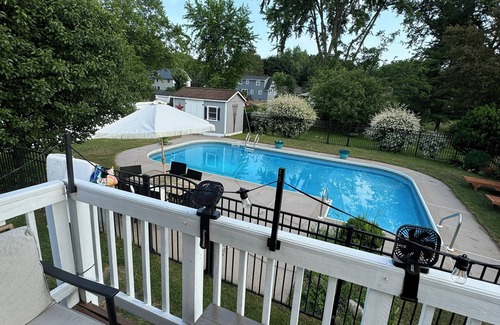 Burnt Hills House | 3 Bedroom Ranch with private inground pool just 12 mi. from SPAC and racetrack
