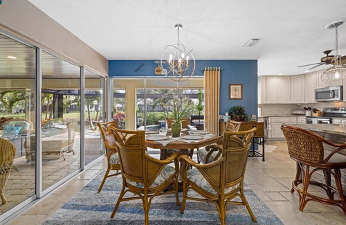 Plantation House | "3-Bedroom Retreat in Venice with Scenic Views!"