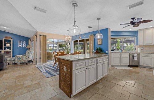 Plantation House | "3-Bedroom Retreat in Venice with Scenic Views!"