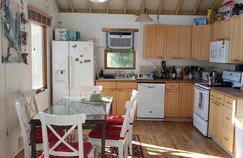 Ocean Beach House | 3 Bedroom Robbins Rest Getaway