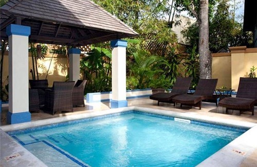 Ocho Rios Cottage | 3 bedroom Seaside Cottage - Pool/Beach/Wifi/Restaurant/House keeping HCN
