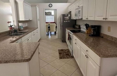 Crown Pointe Apartment | 3 Bedroom Single family 625126 by Houzlet