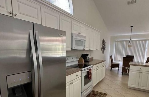 Crown Pointe Apartment | 3 Bedroom Single family 625126 by Houzlet